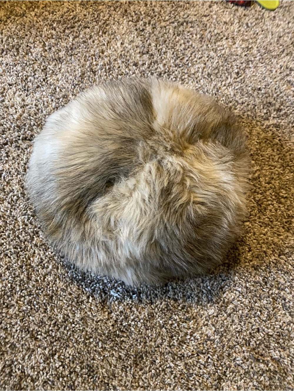 Gorgeous Mid-Century Vintage
Faux Fur Winter Pillbox Hat